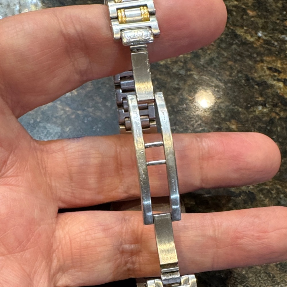 Authentic Gucci Two-Tone Gold and Silver Watch - Picture 7 of 9